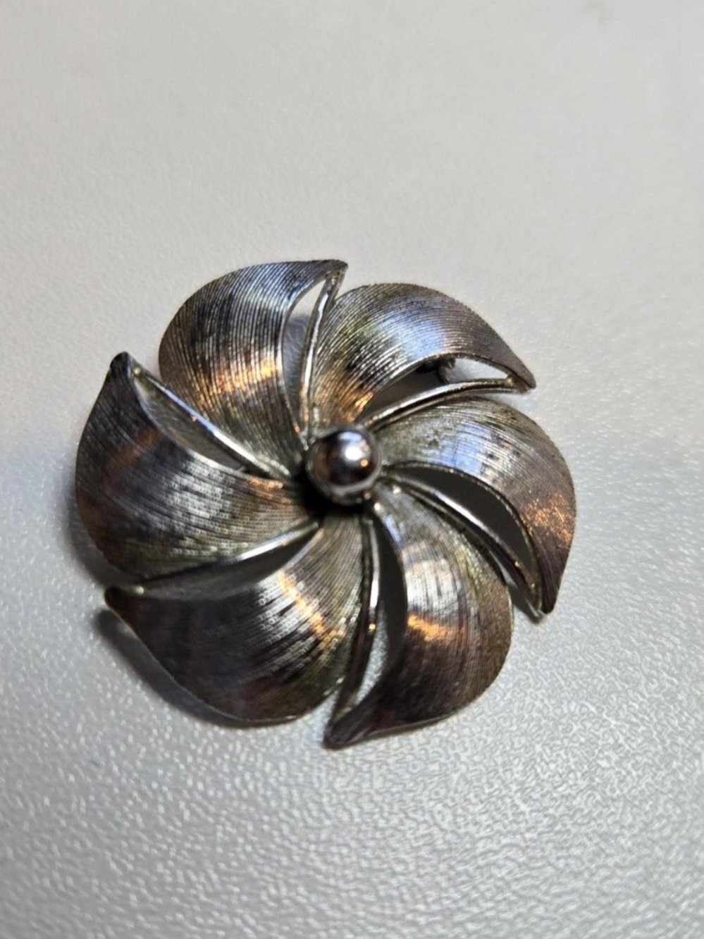 Vintage,Textured Silver Floral Pin Brooch HSB
